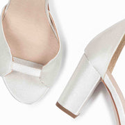 Brautschuhe-PinkBlueberry-Sandale-ivory-satin